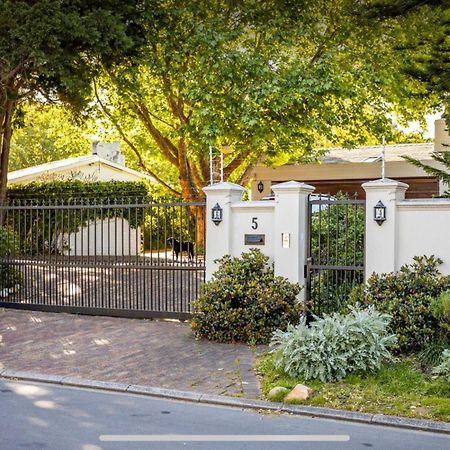 Guest Suite - Leafy Constantia Guest House Кейптаун Екстериор снимка