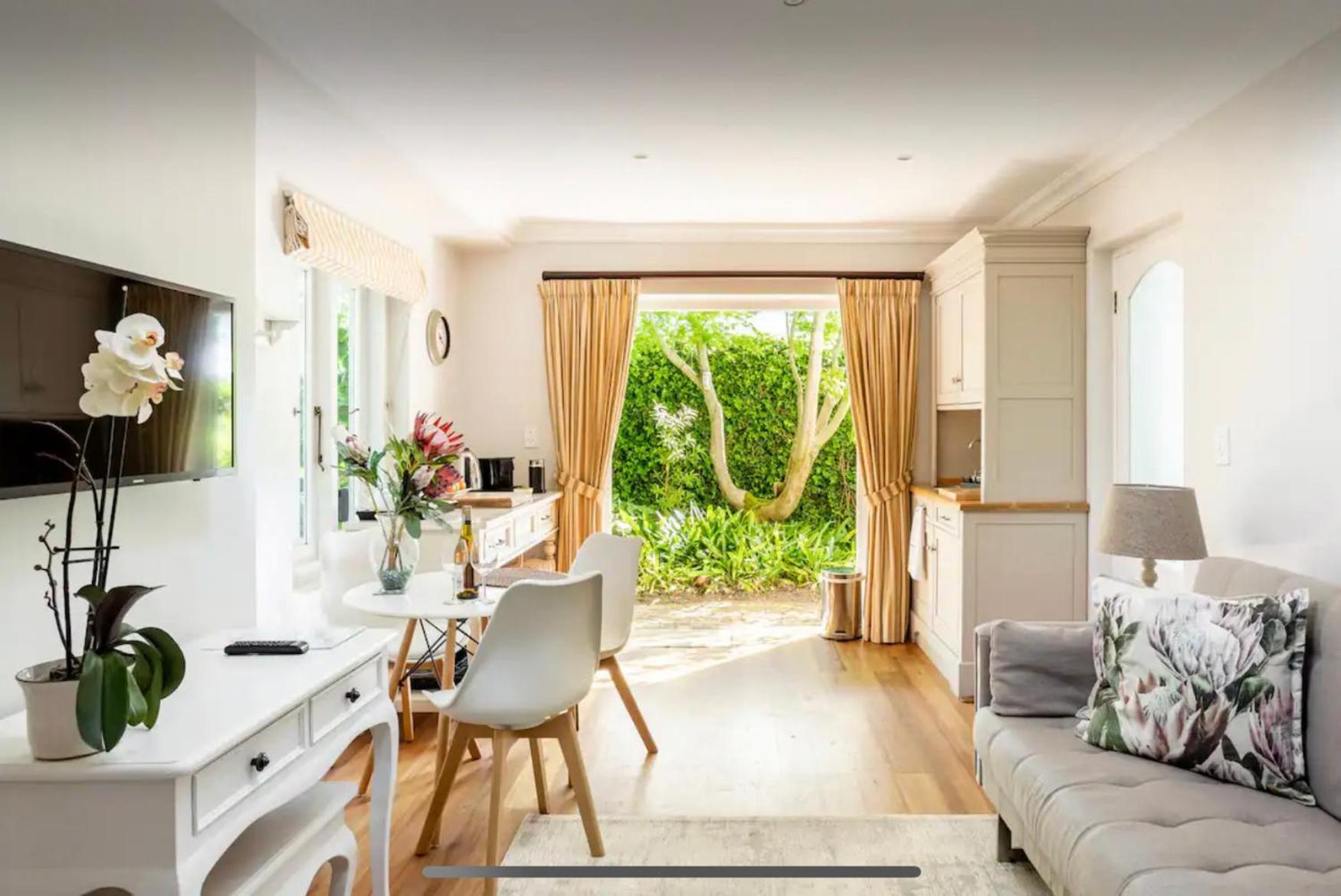Guest Suite - Leafy Constantia Guest House Кейптаун Екстериор снимка
