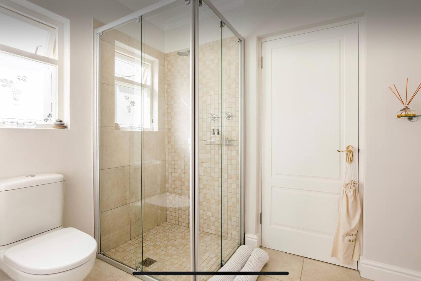 Guest Suite - Leafy Constantia Guest House Кейптаун Екстериор снимка