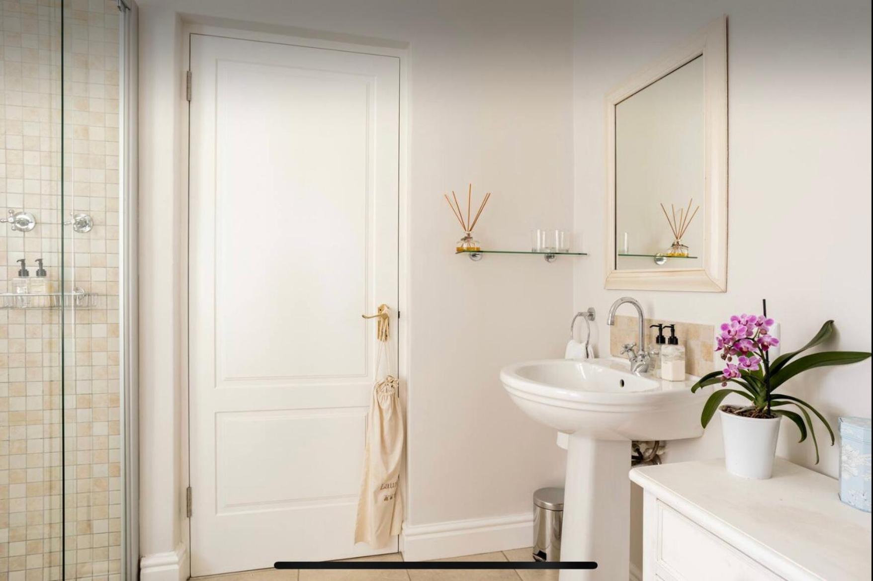 Guest Suite - Leafy Constantia Guest House Кейптаун Екстериор снимка